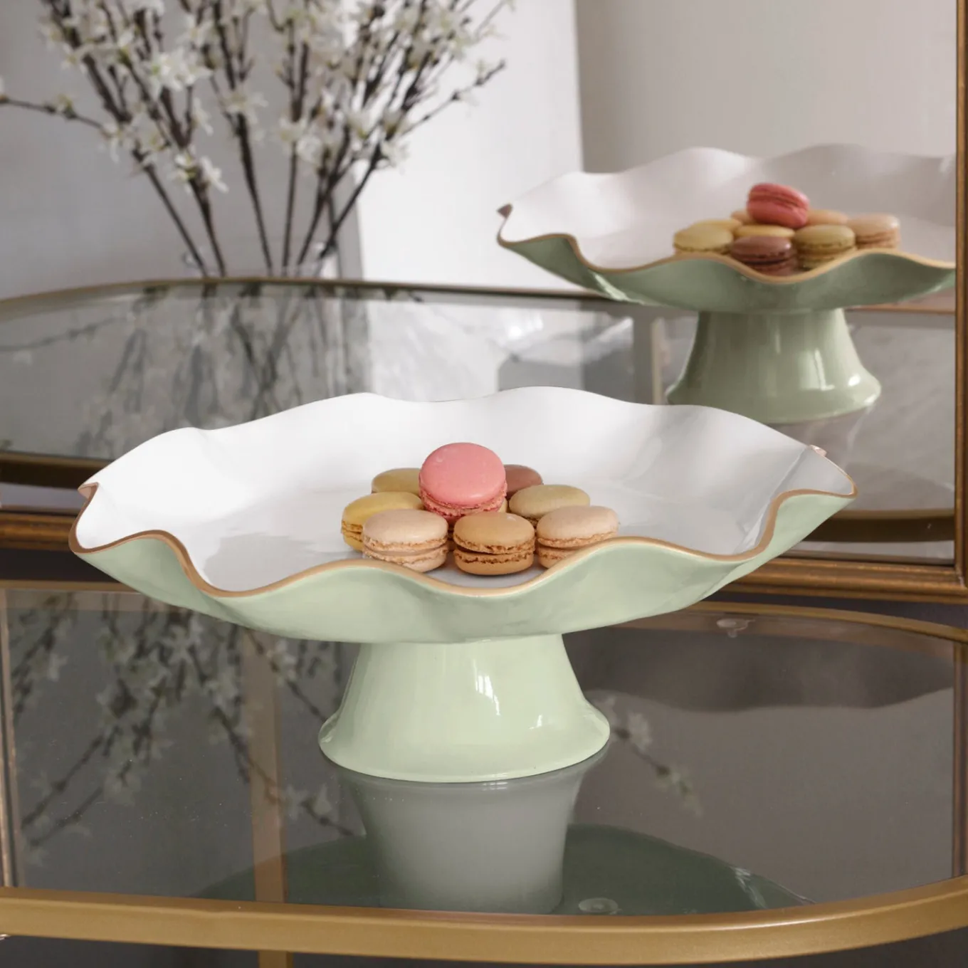 ENCANTO Carola Pedestal Cake Plate (Pistachio and White)