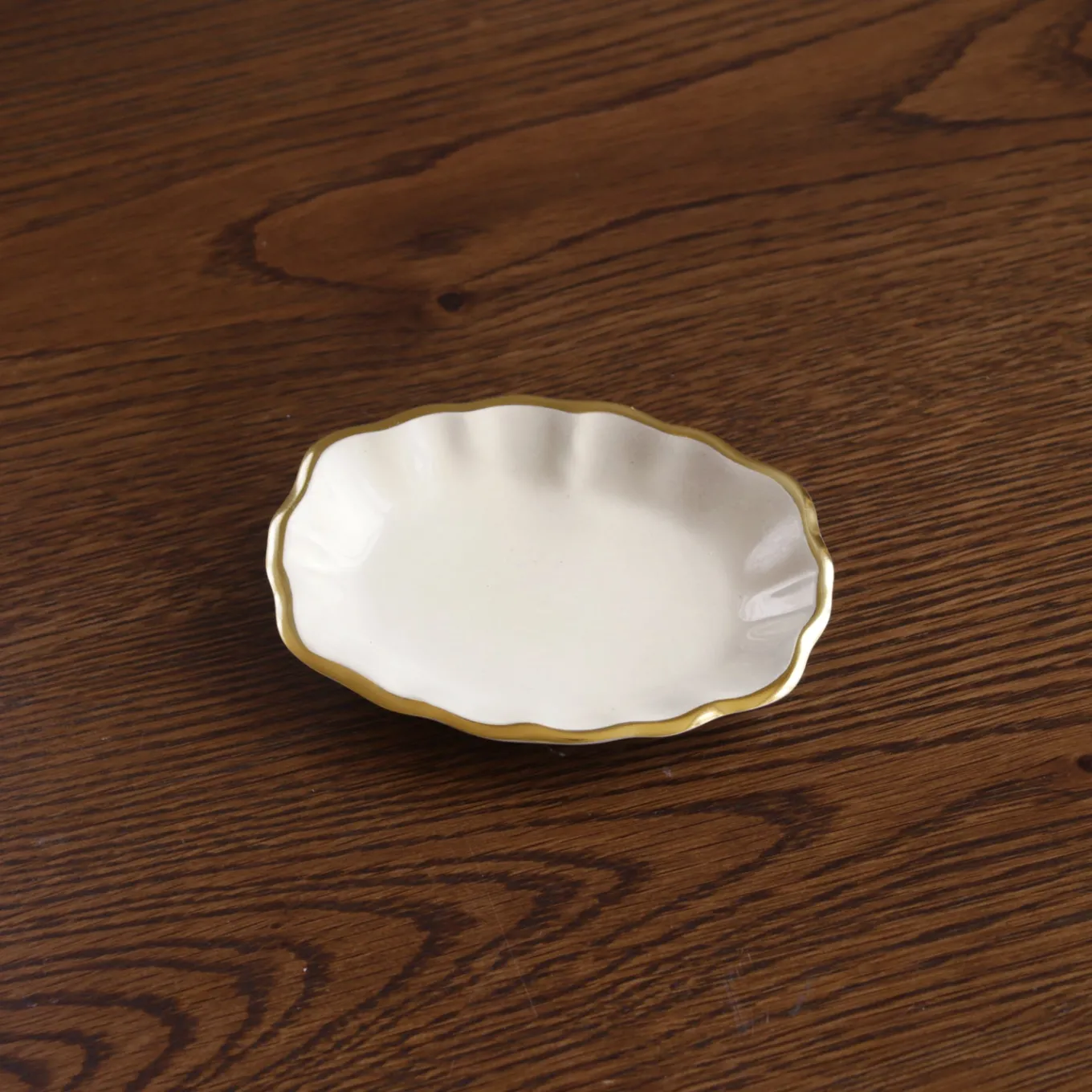 ENCANTO Ring Holder (Cream)