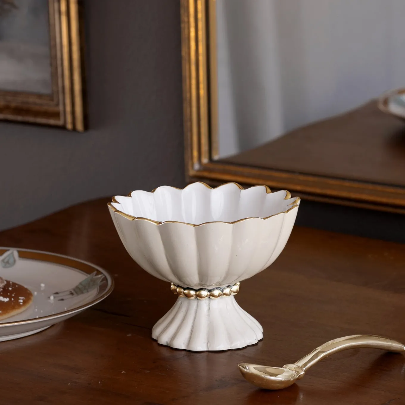 ENCANTO Vienna Mini Pedestal with Spoon (Cream and White)