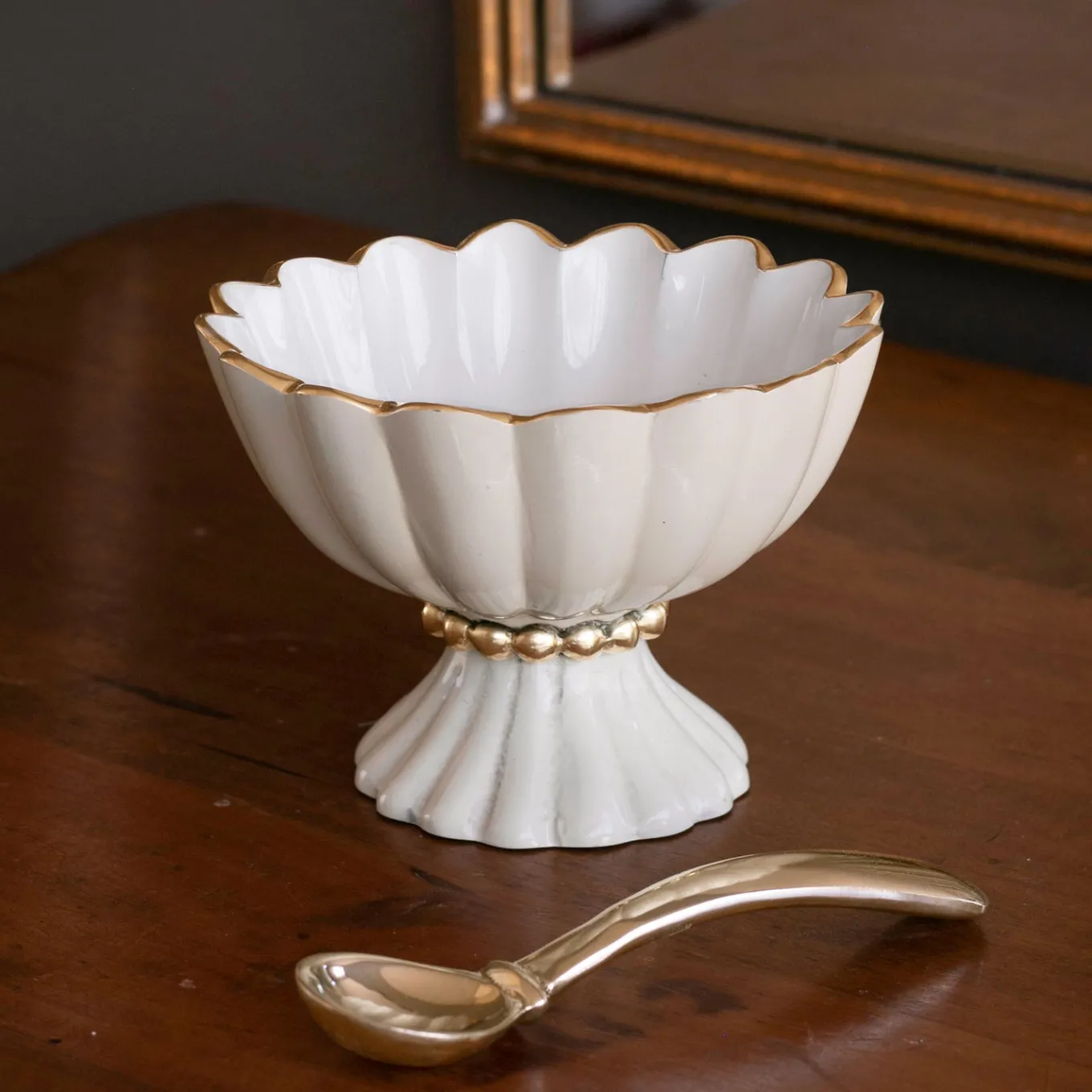 ENCANTO Vienna Mini Pedestal with Spoon (Cream and White)