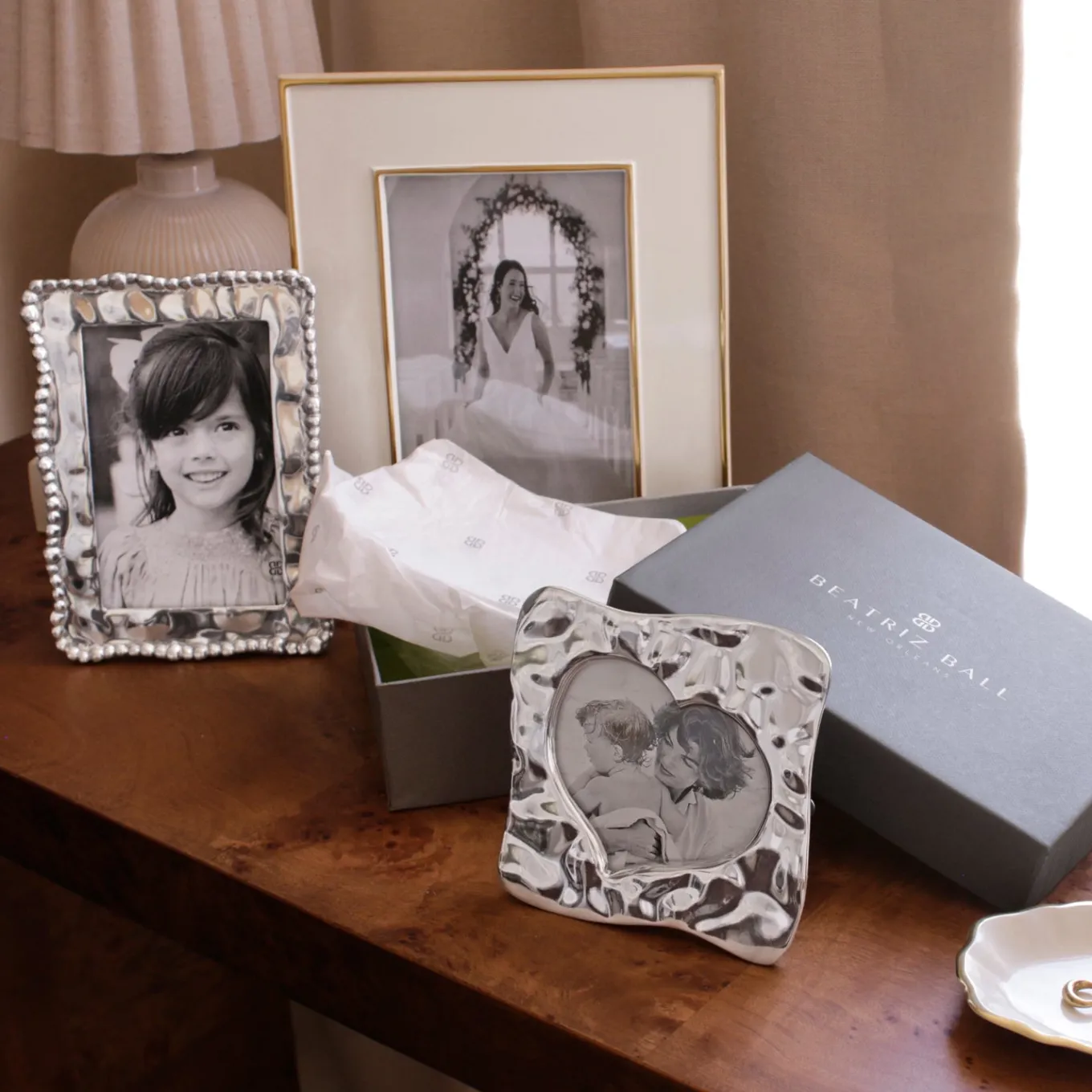 GIFTABLES Curved Heart 5 x 5 Frame