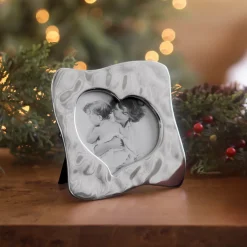 GIFTABLES Curved Heart 5 x 5 Frame