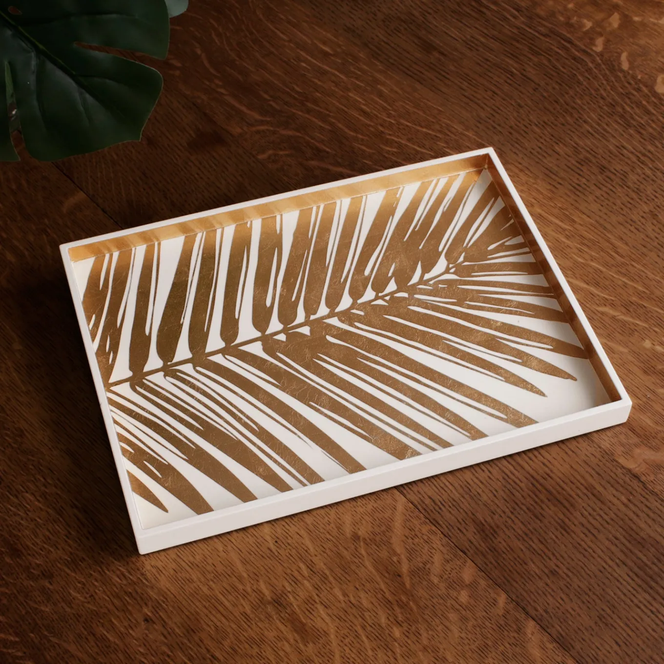 INDOCHINE Small Lacquered Palm Tray White and Gold