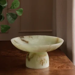 RESIN Giada Medium Pedestal Jade Swirl