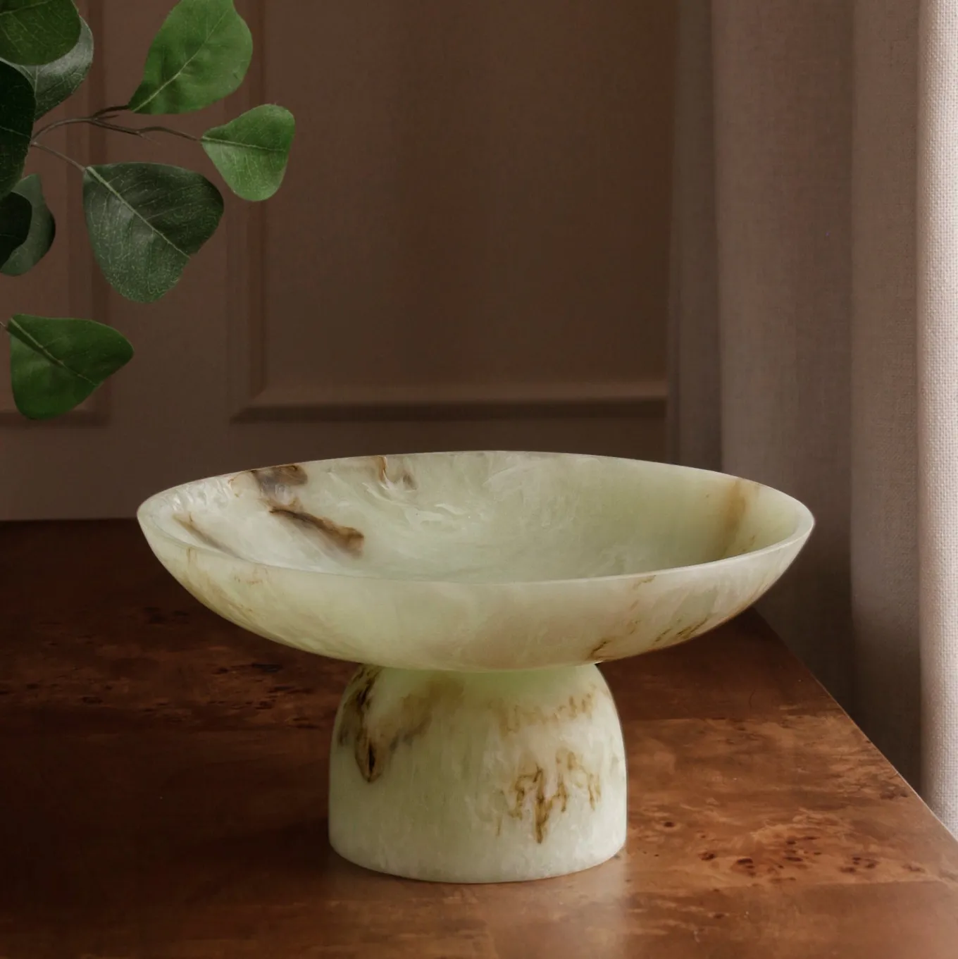RESIN Giada Medium Pedestal Jade Swirl