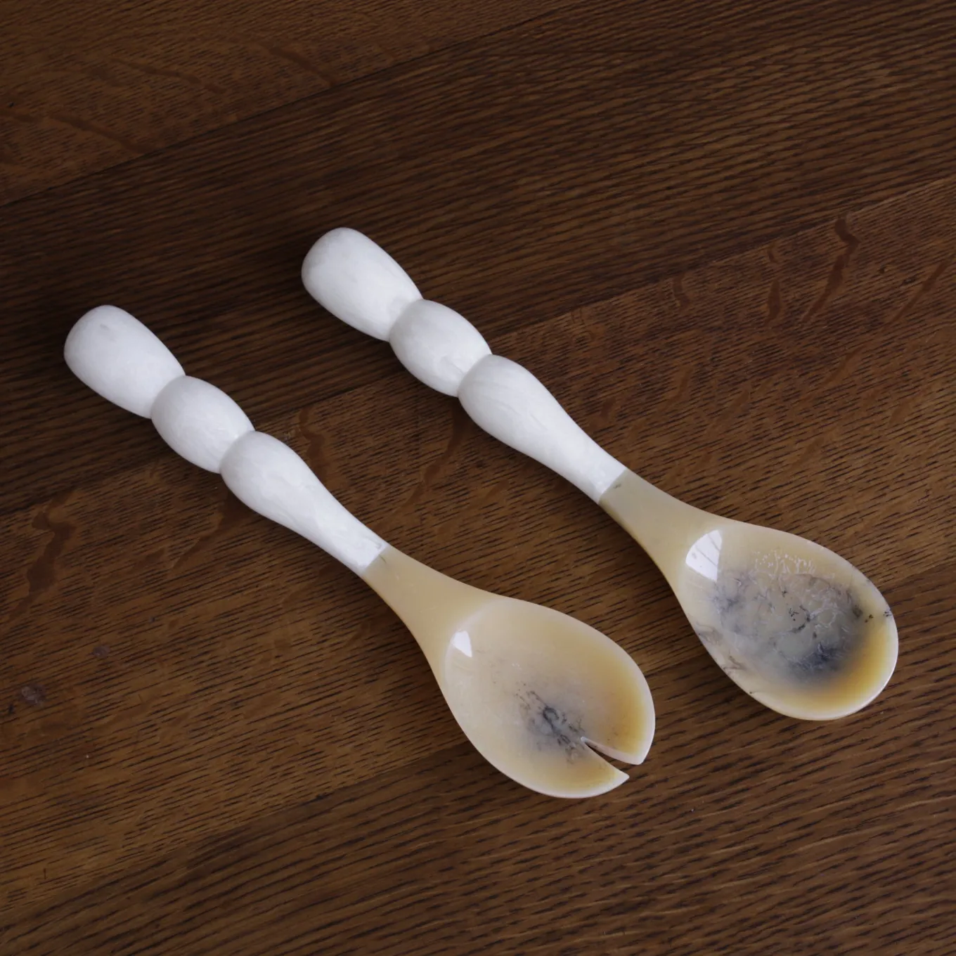 RESIN Rio Bubble Salad Servers (White)