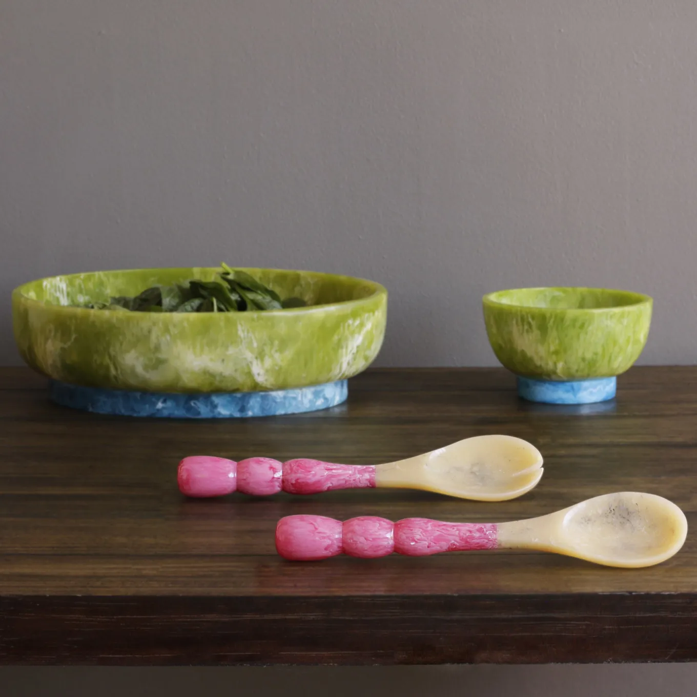 RESIN Rio Large Oval Bowl with Base (Green and Blue)