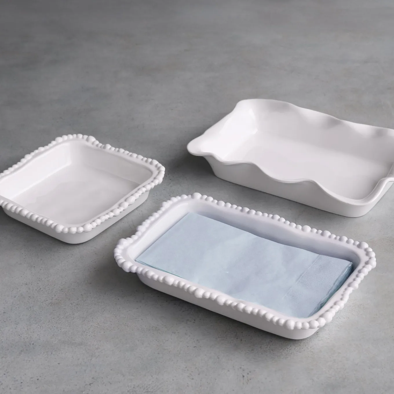 VIDA Alegria Guest Towel Holder (White)