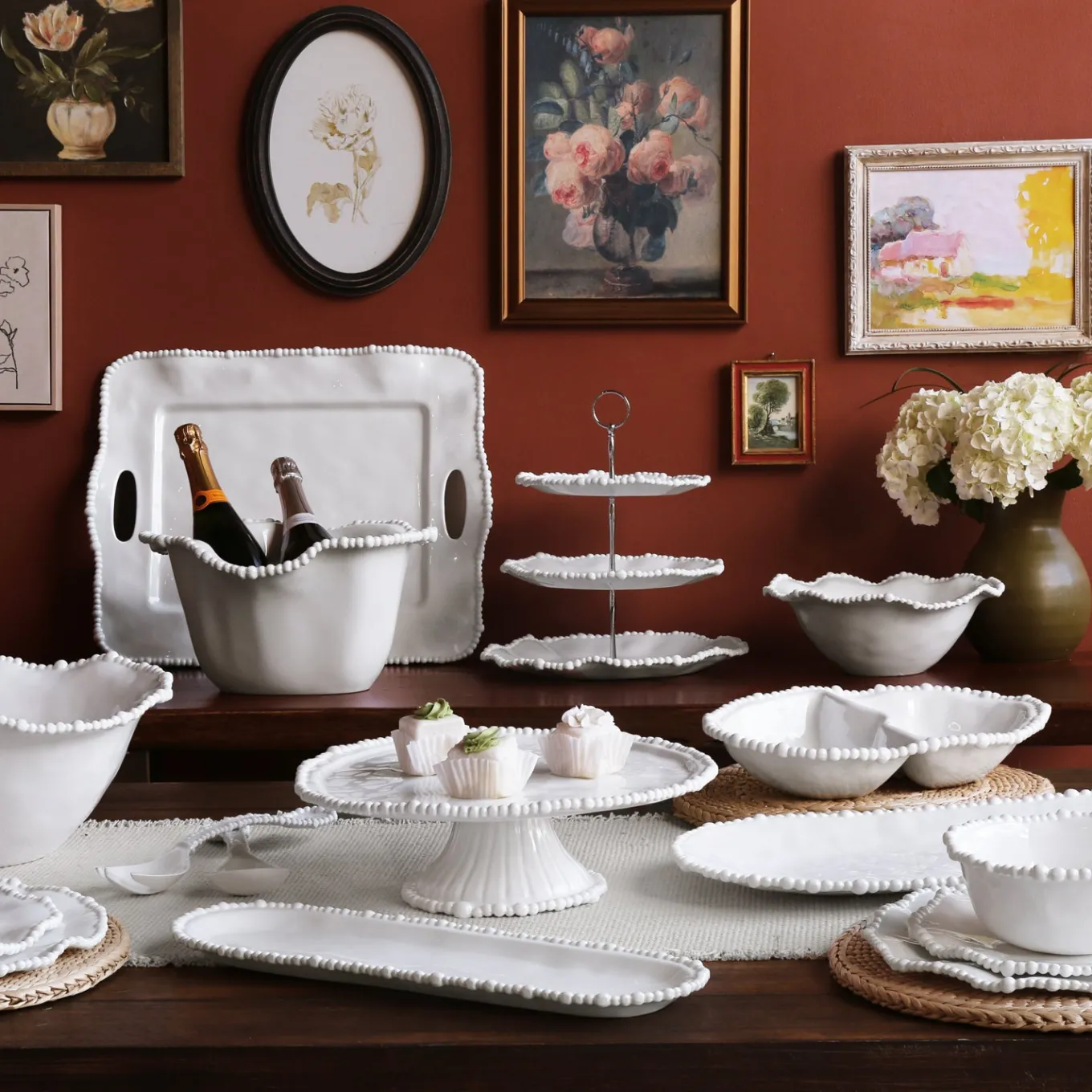 VIDA Alegria Pedestal Cake Plate White