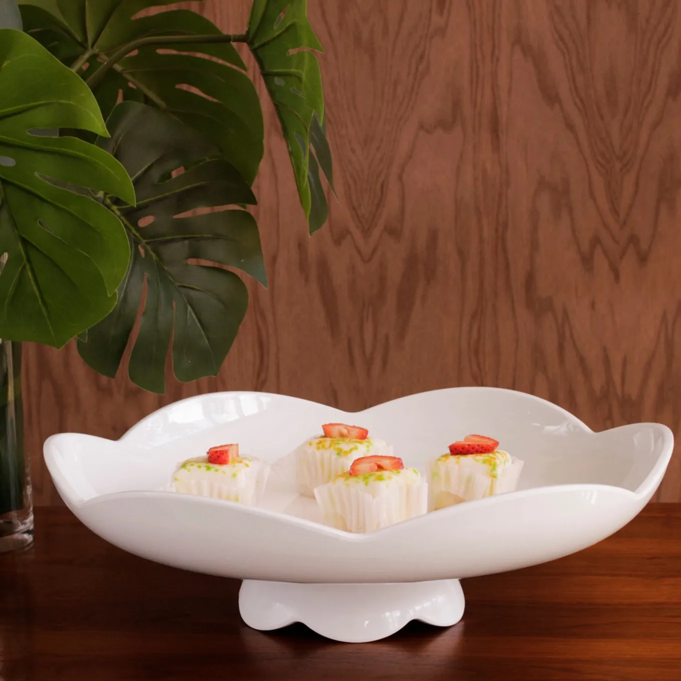 VIDA Amelia Pedestal Cake Plate White