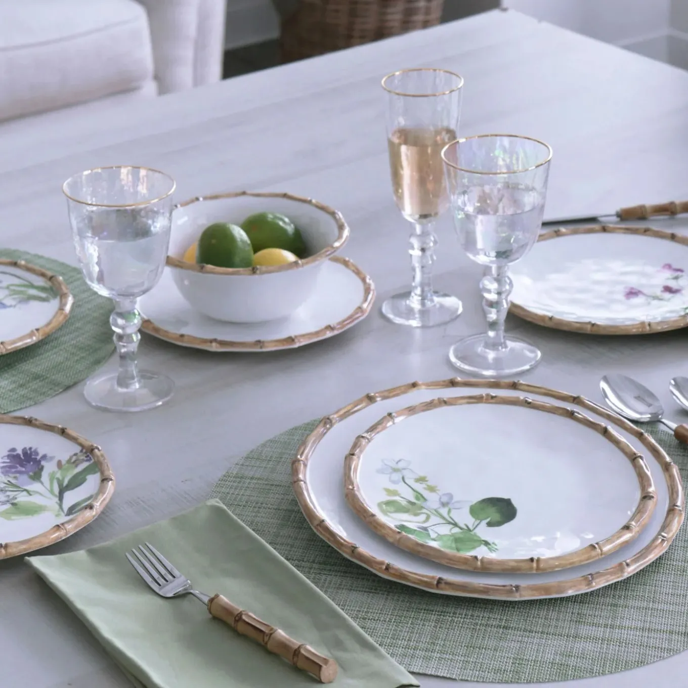 VIDA Bamboo Floral Salad Plates Set of 4 (White and Multi)