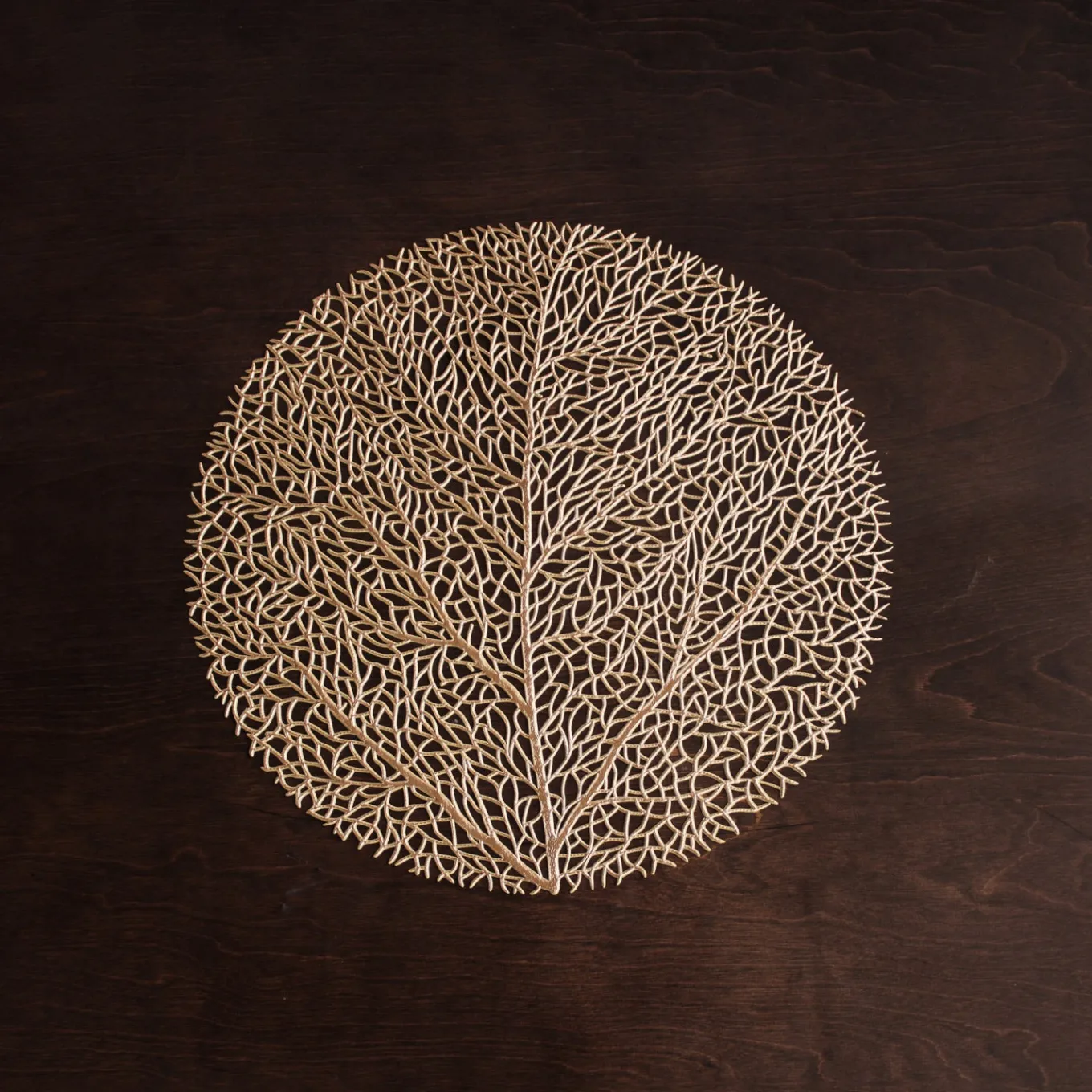 VIDA Coral 15" Round Placemats Set of 4 (Gold)