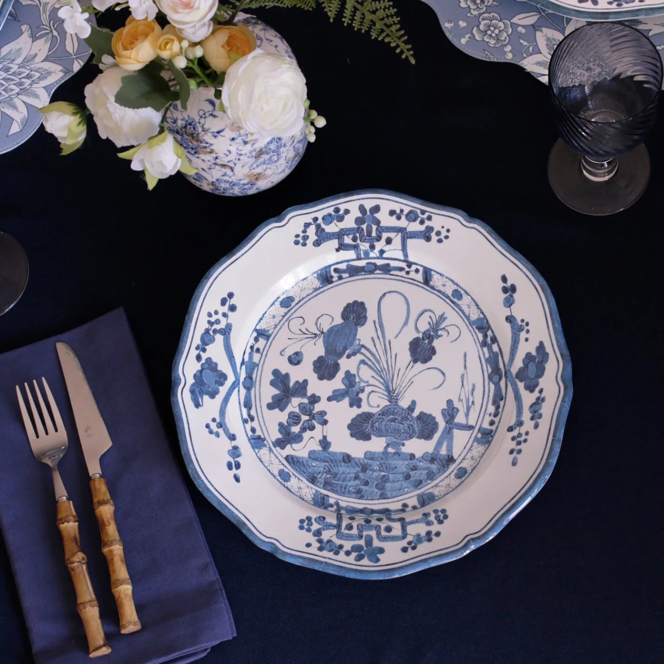 VIDA Faenza 11" Dinner Plate Set of 4 White and Blue