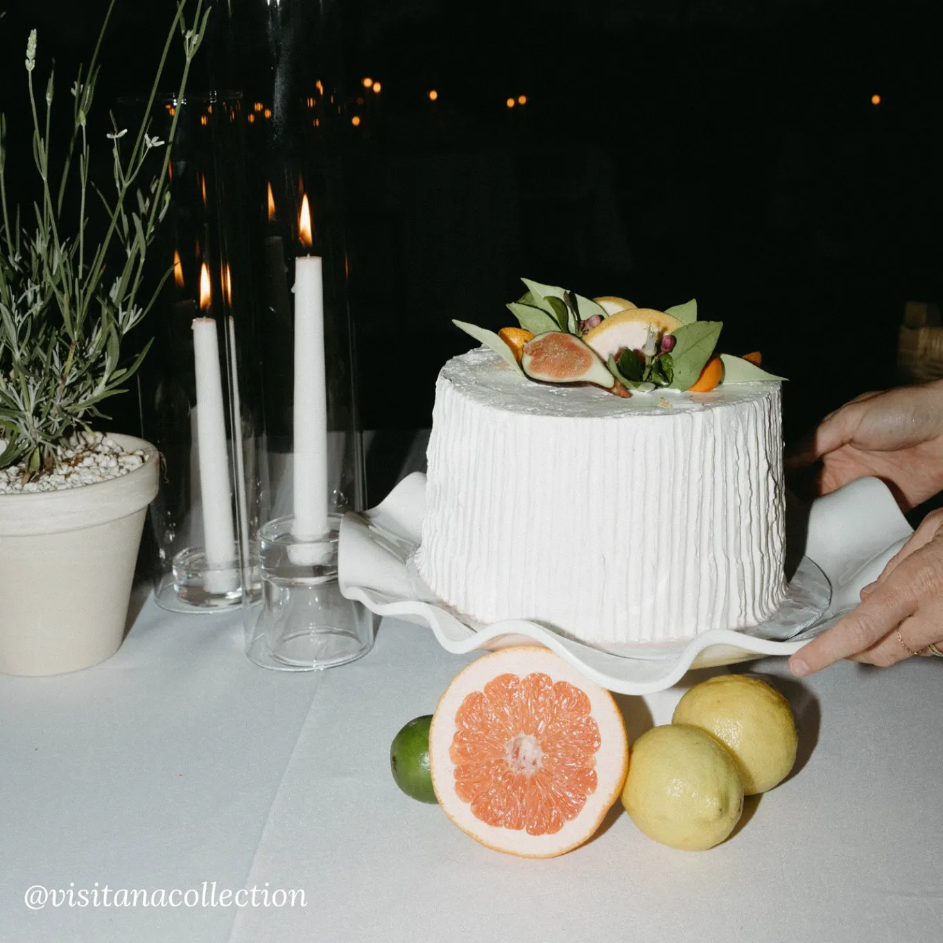 VIDA Havana Pedestal Cake Plate White