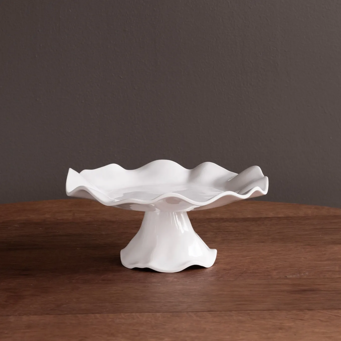 VIDA Havana Small Pedestal Cake Plate (White)