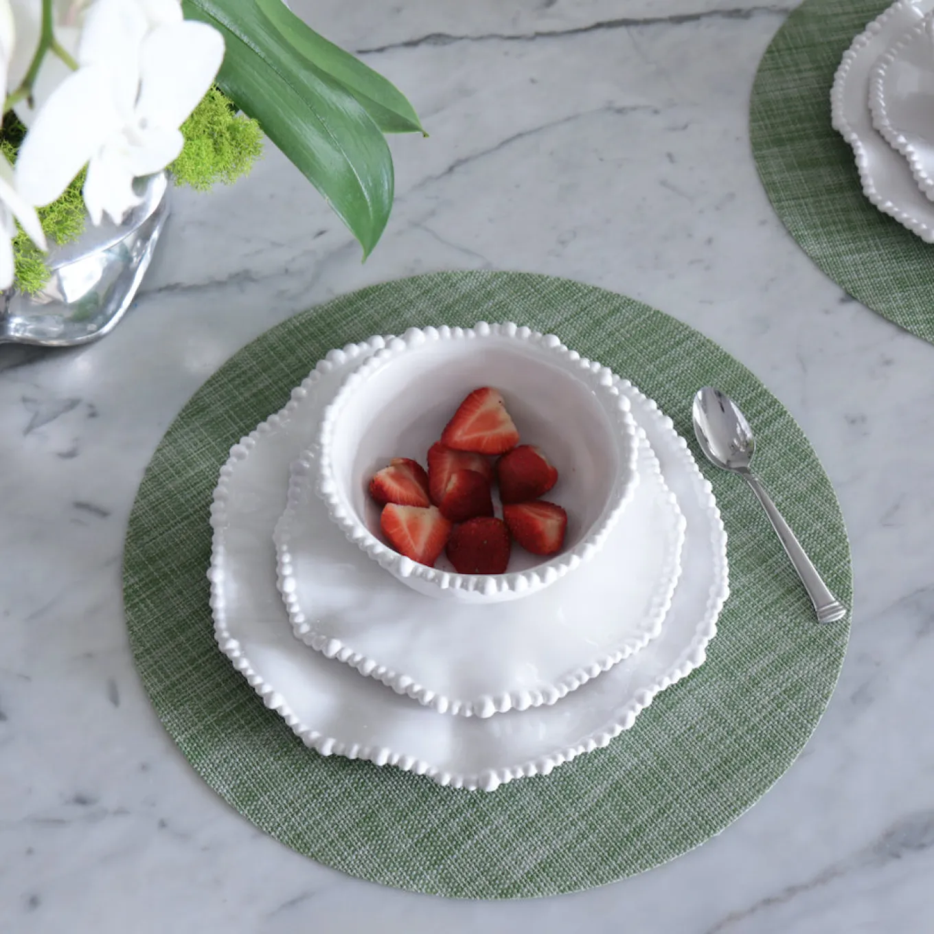 VIDA Round Woven Placemats Set of 4 (Green)