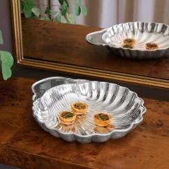 VINTAGE Medium Scallop Shell